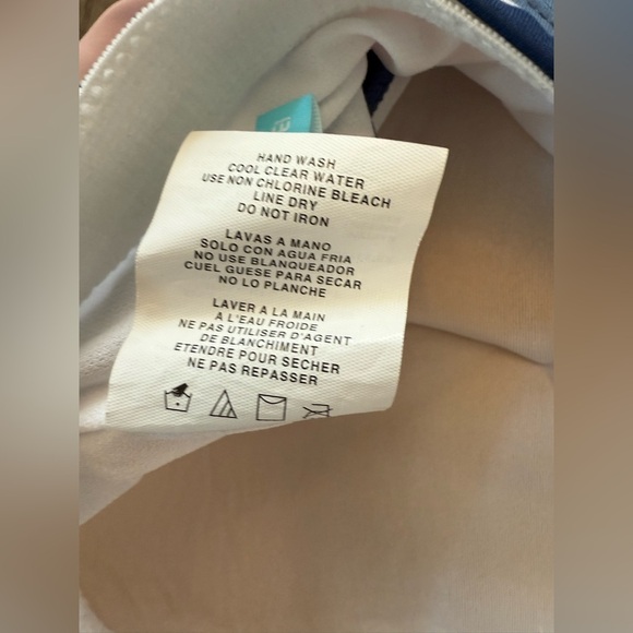 Beach Betty Abstract Crop Bathing Suit Top Size 1X - Picture 4 of 8